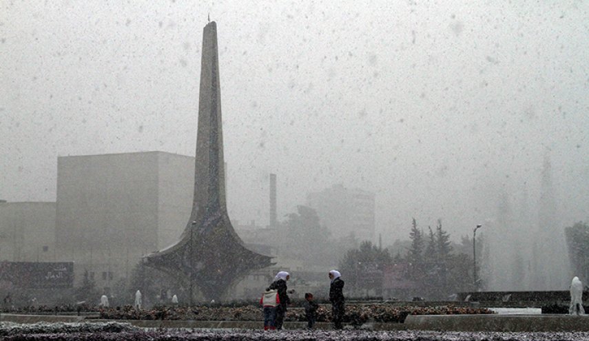 شاهد: منخفض جوي محمل بأمطار غزيرة وثلوج في سوريا
