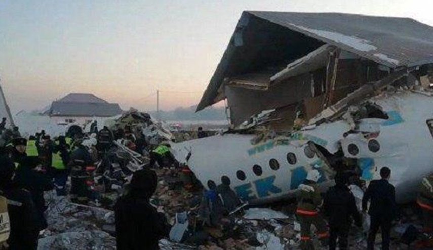12 کشته در سقوط هواپیمای مسافربری قزاقستان