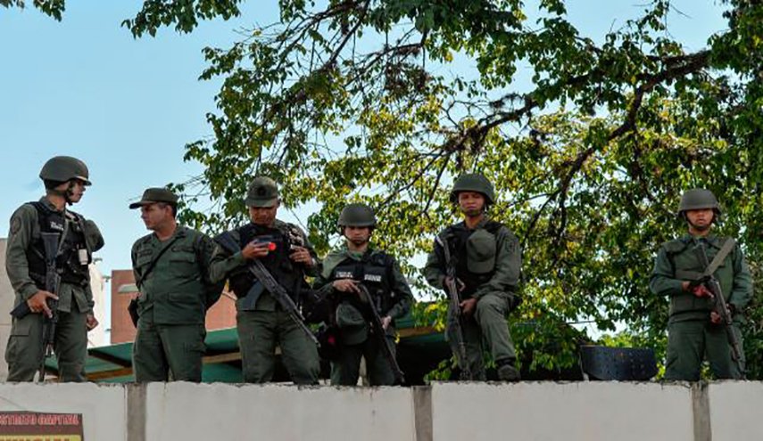 البرازيل تحشد قواتها على الحدود مع فنزويلا