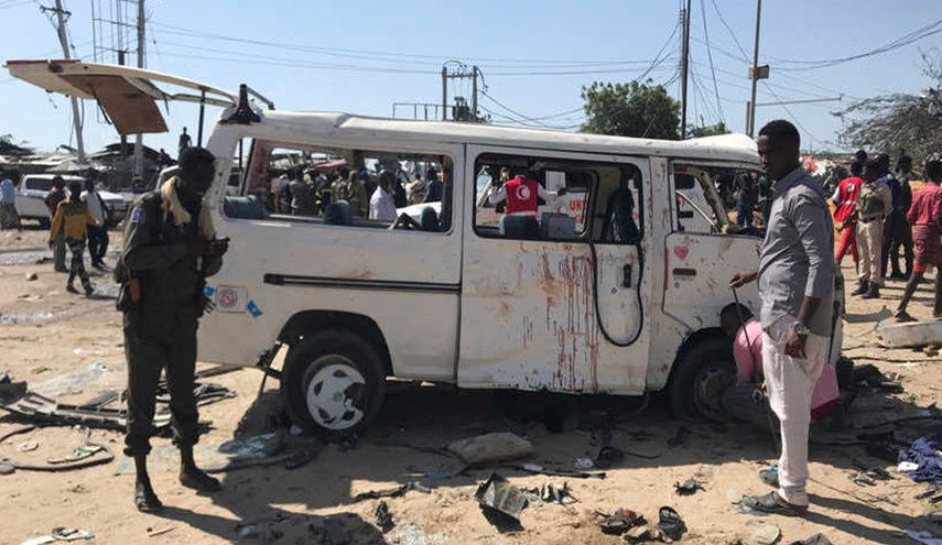 عشرون قتيلًا في تفجير سيارة مفخخة بالعاصمة الصومالية