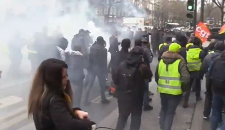 آغاز پنجاه‌ونهمین شنبه تظاهرات ضد نظام سرمایه‌داری در فرانسه

