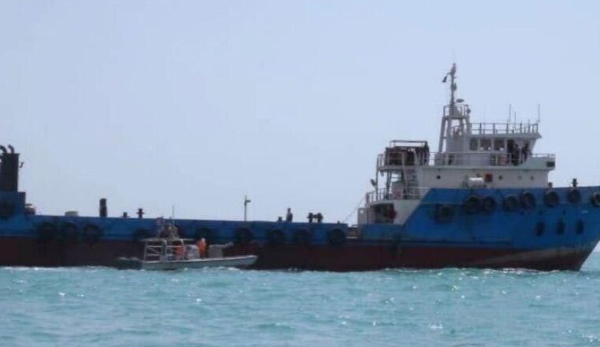 سپاه یک کشتی حامل سوخت قاچاق را در آب‌های بوموسی توقیف کرد