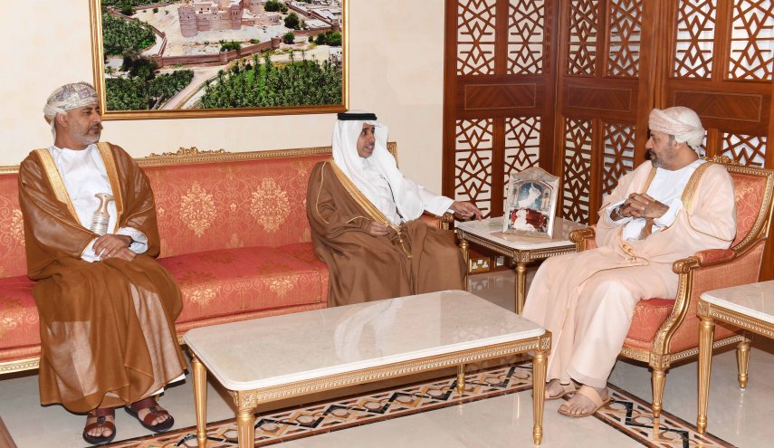 وزير داخلية عمان يستقبل أمين عام مجلس وزراء الداخلية العرب
