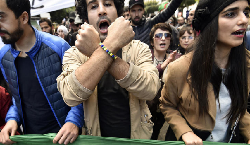 الجزائر.. الطلاب يتظاهرون مجددا ضد النظام 