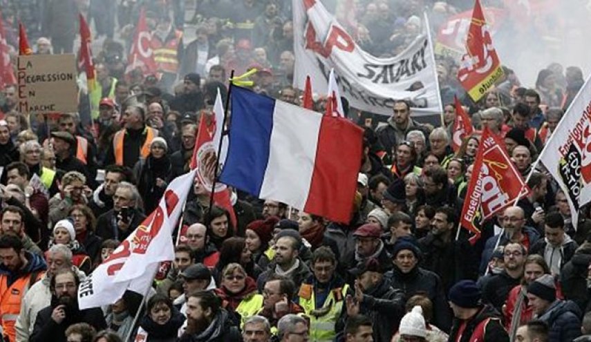 اتحادیه‌های فرانسوی خواستار اعتصابات سراسری بیشتر شدند
