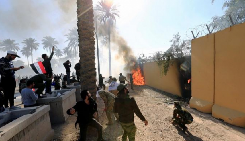 كيان العدو خائب من تعاطي واشنطن ازاء المظاهرات أمام السفارة الاميركية في العراق