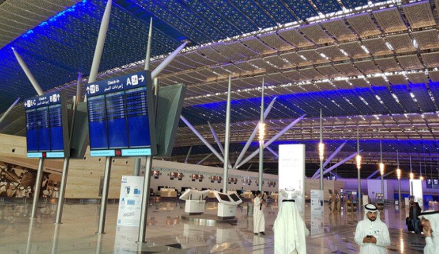  السعودية تفرض رسوما جديدة على المعتمرين ورحلات الطيران