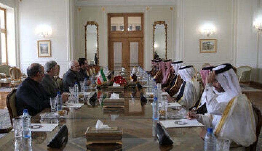 ظريف: على أمريكا تحمل مسؤولية عواقب أعمالها الإرهابية