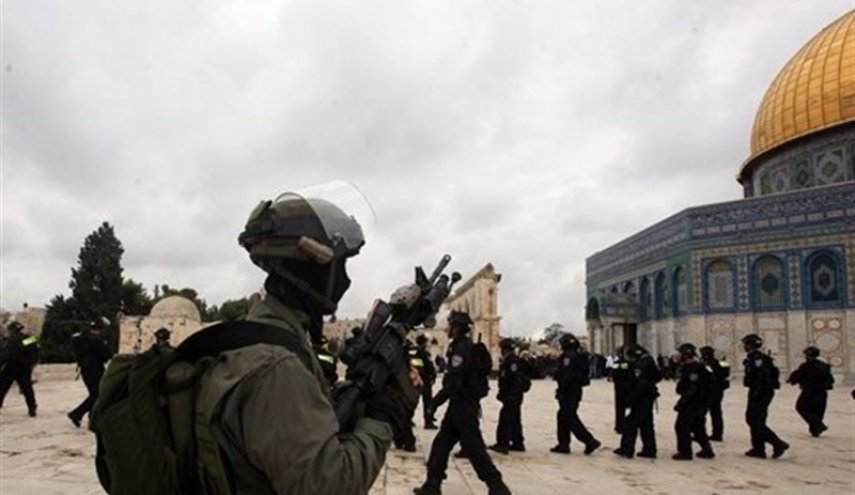 شرطة الاحتلال تواصل الاعتداء على الفلسطينيين بـ