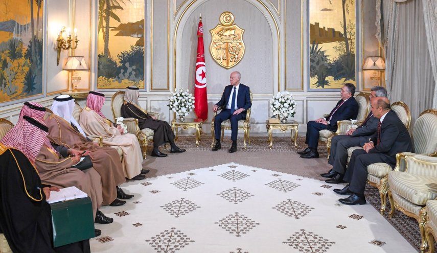 الملك السعودي يدعو الرئيس التونسي لزيارة السعودية