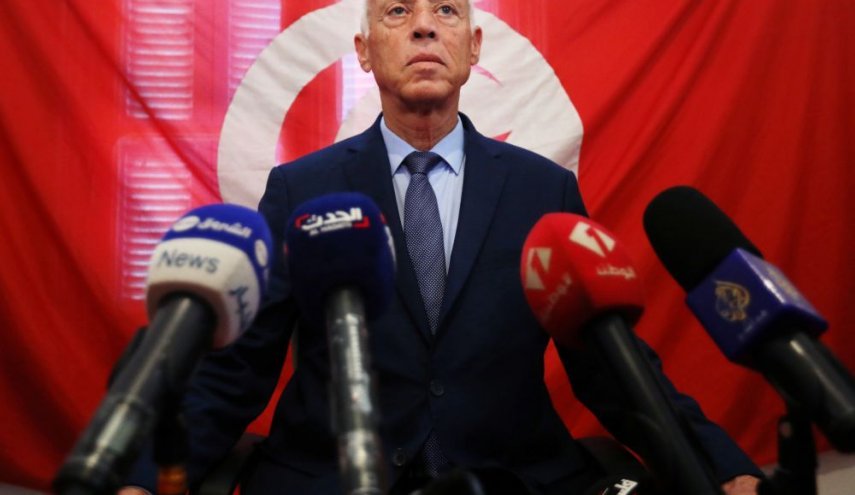  رئيس تونس يمهل الأحزاب حتى نهاية الأسبوع لتعيين مرشح لرئاسة الحكومة
