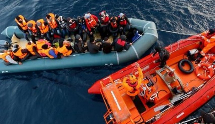 إنقاذ عشرات المهاجرين في سواحل الجنوب الإسباني