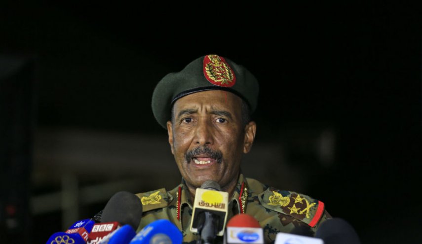 السودان... قبول استقالة دمبلاب وتعيين مدير جديد للمخابرات العامة