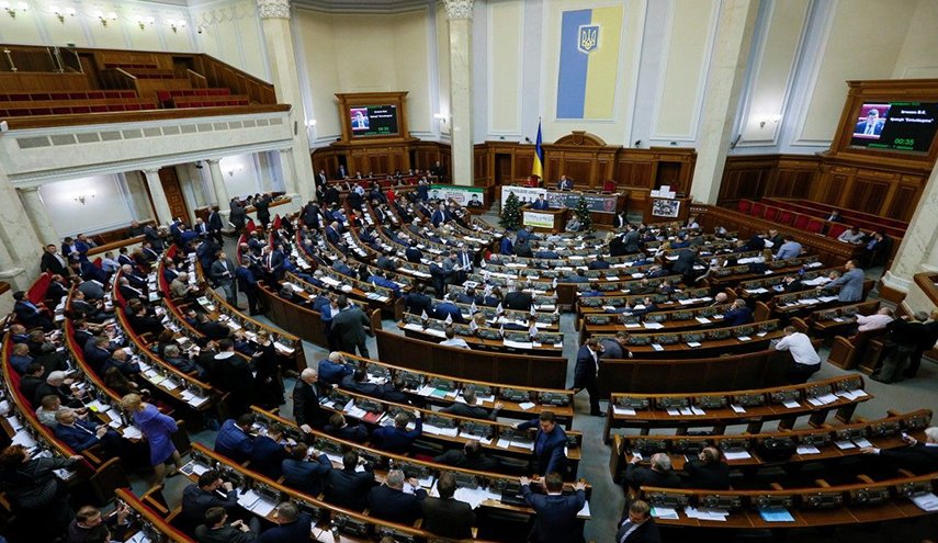 رئيس الوزراء الاوكراني يستقيل من منصبه