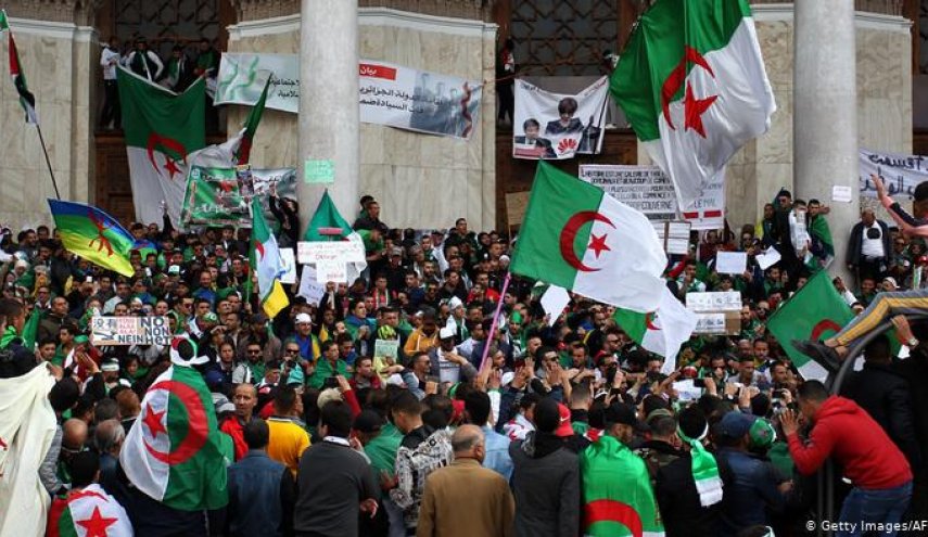 ادامه اعتراضات در الجزائر 