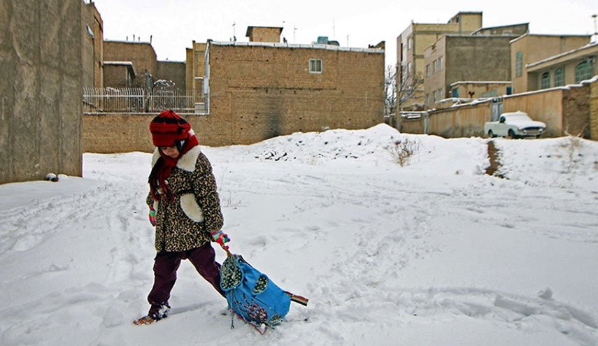 بارش برف، یخبندان و کاهش شدید دما برخی مدارس خراسان شمالی و ایلام را به تعطیلی کشاند