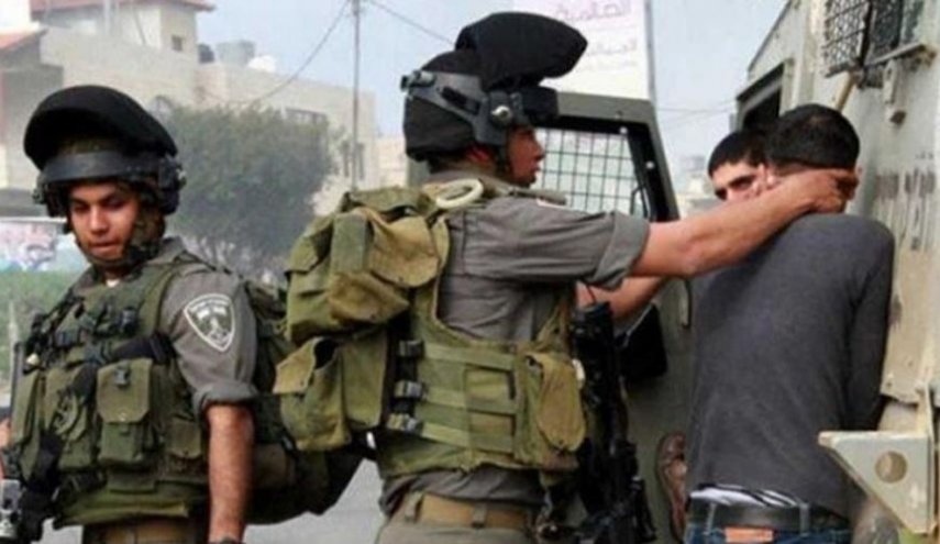 قوات الاحتلال تعتقل 3 مواطنين في الضفة