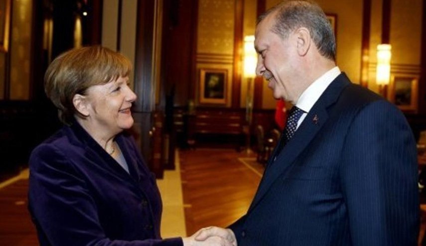 ميركل في تركيا لبحث ملف الهجرة مع أردوغان
