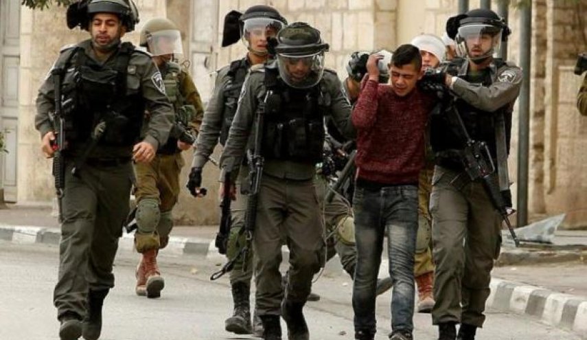 قوات الإحتلال تعتقل 17 فلسطينياً في الضفة الغربية