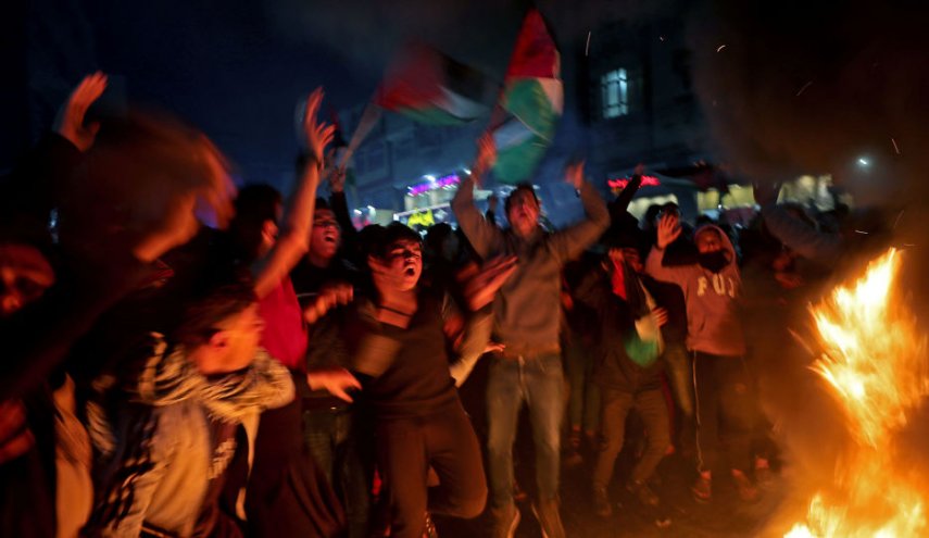 اندلاع المظاهرات في قطاع غزة بعد إعلان 