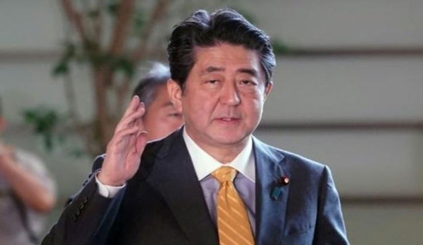 انتقاد از نخست‌وزیر ژاپن پس از انتشار فیلمی از استراحت وی در خانه