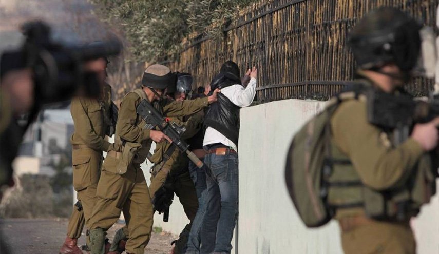 حملة اعتقالات تطال 15 فلسطينيا بالضفة هذا اليوم