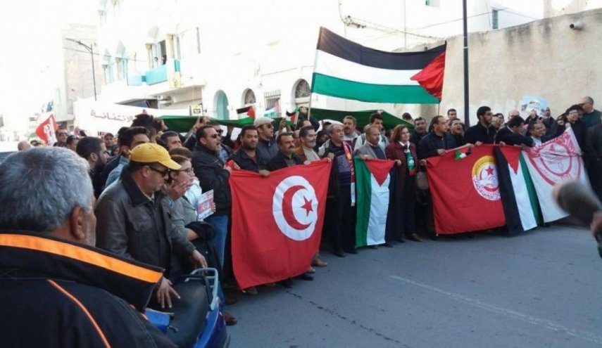 التونسيون يتظاهرون مجددا ضد صفقة ترامب