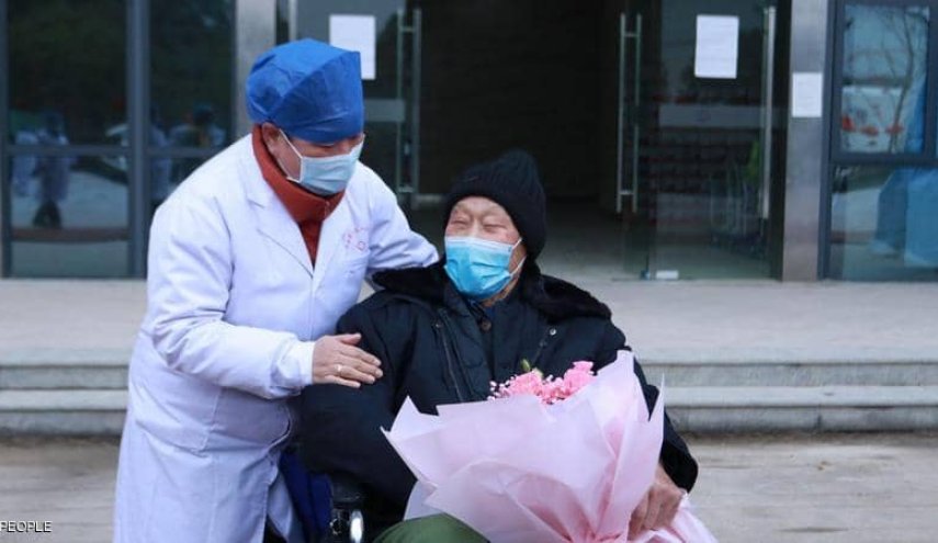 مرد 91 ساله مبتلا به کرونا پس از بهبود از بیمارستان مرخص شد