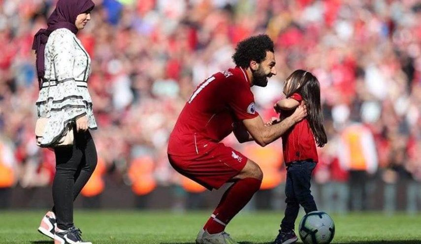 محمد صلاح يرزق بابنة ثانية... تعرف على اسمها