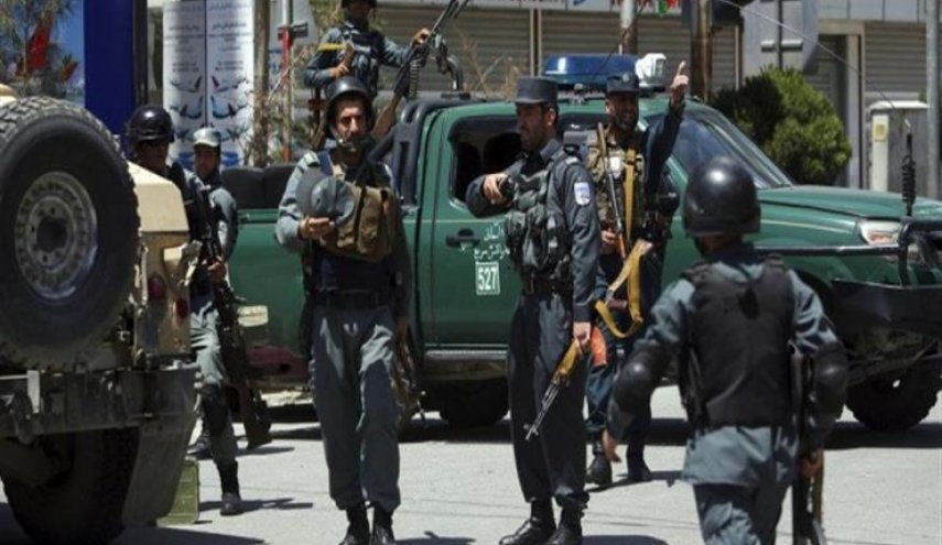 مقتل 4 شرطيين ومدنيين اثنين في تفجير بأفغانستان
