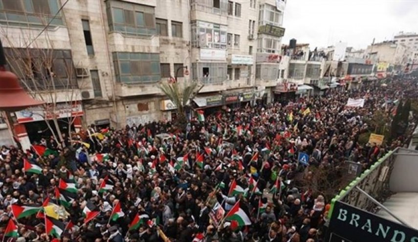 تظاهرات هزاران نفری علیه معامله قرن در کرانه باختری و نوار غزه