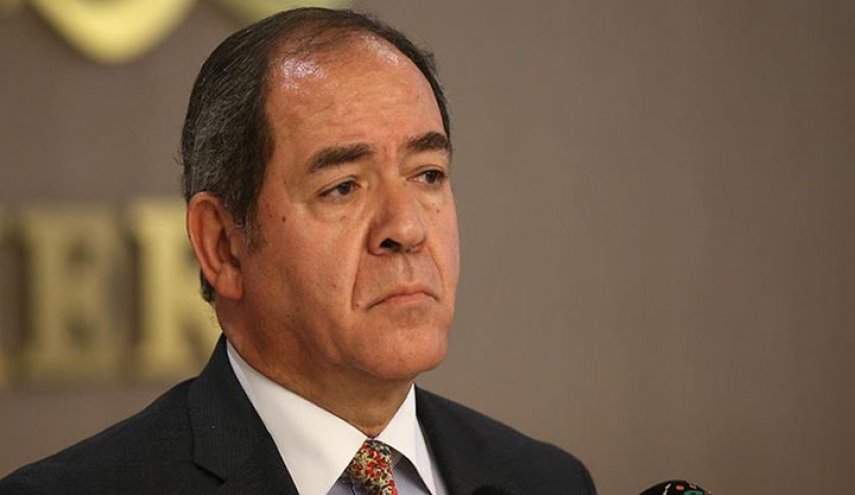وزير الخارجية الجزائري ينفي شائعات انزعاج حكومة الوفاق من لقائه حفتر