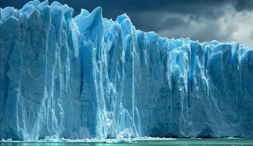 تصاویری از جدا شدن یک کوه یخی در قطب جنوب