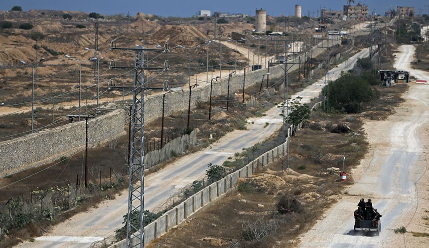 مصر تقيم جدارا خرسانيا على حدود قطاع غزة