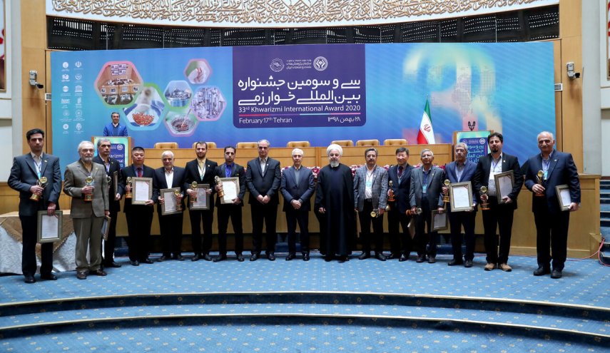 الرئيس الإيراني يكرم الفائزين بمهرجان 