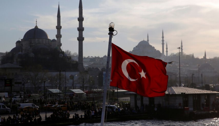 تركيا تعيد اعتقال ناشط حقوقي بارز عقب تبرئته