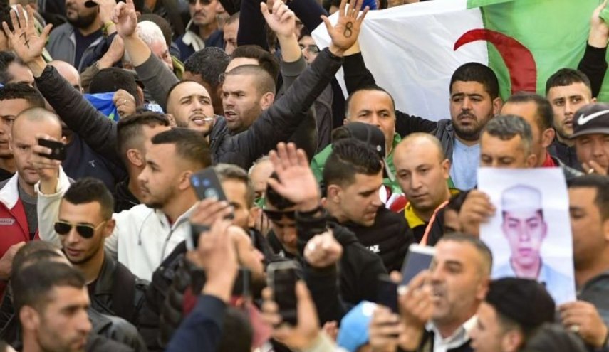 مظاهرات حاشدة بالذكرى الأولى للحراك الشعبي بالجزائر