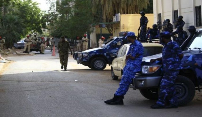 الداخلية السودانية تنفي استخدام الاسلحة بالتعامل مع المتظاهرين