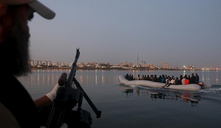 خفر السواحل الليبي يطلق النار على صياد إيطالي قبالة مياه طرابلس