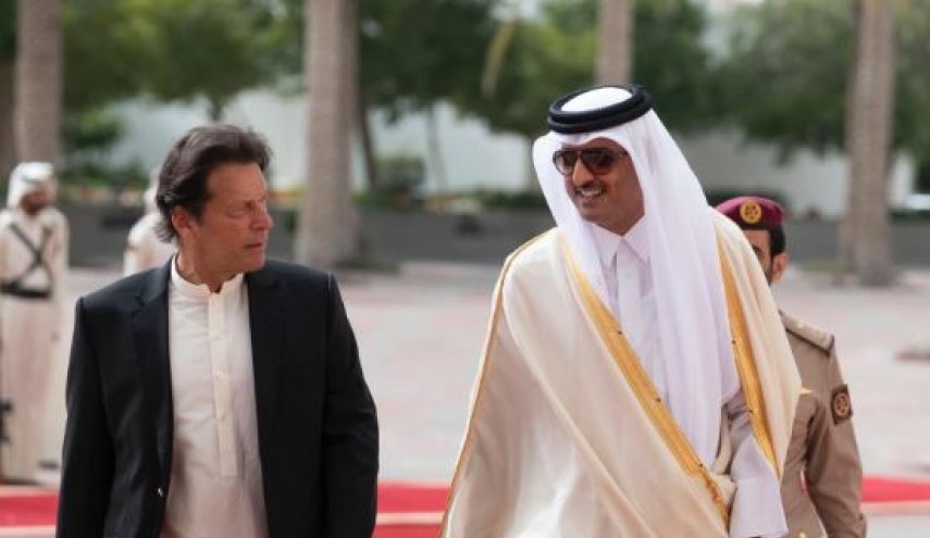 مباحثات بين أمير قطر ورئيس وزراء باكستان في الدوحة