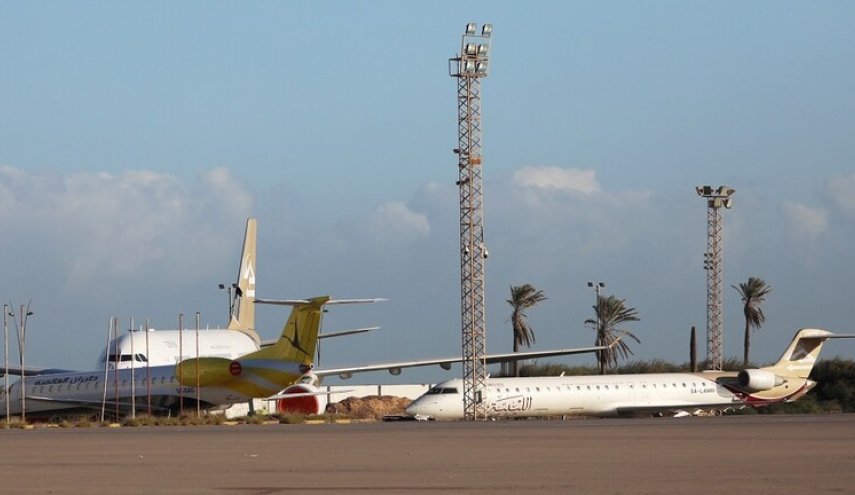 مطار معيتيقة يستأنف رحلاته بعد القصف