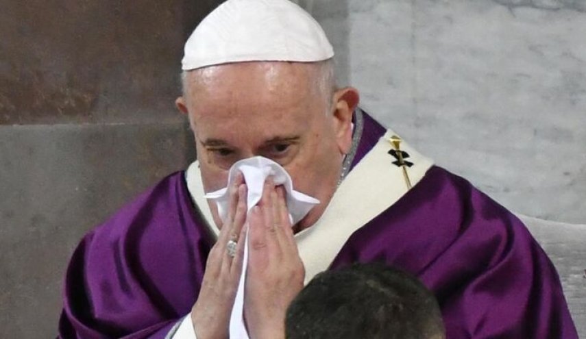 پاپ فرانسیس به علت بیماری دیدارهای رسمی خود را لغو کرد 