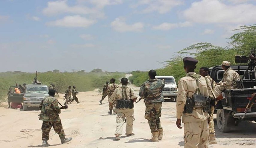مقتل 20 شخصا في اشتباكات بين جنود ومسلحين بالصومال