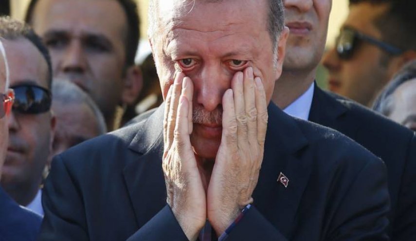 'بلومبرغ': بعد مقتلة جنوده في سورية.. هل هي نهاية أردوغان؟