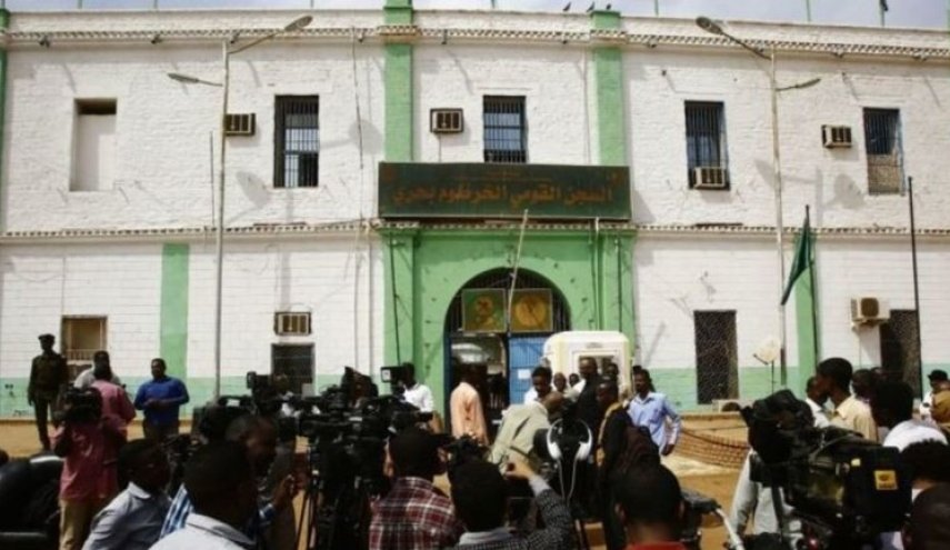 الداخلية السودانية تكشف حقيقة هروب نزلاء من سجن كوبر 