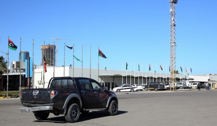 ليبيا.. إخلاء مطار معيتيقة الدولي 