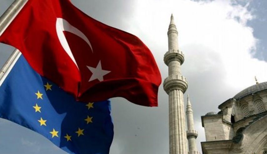 ترکیه خطاب به اروپا؛ به جای یونان، روی سوریه تمرکز کنید

