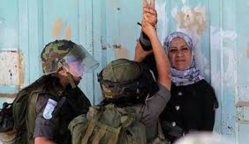 في يوم المرأة العالمي.. الاحتلال يواصل اعتقال 43 فلسطينية