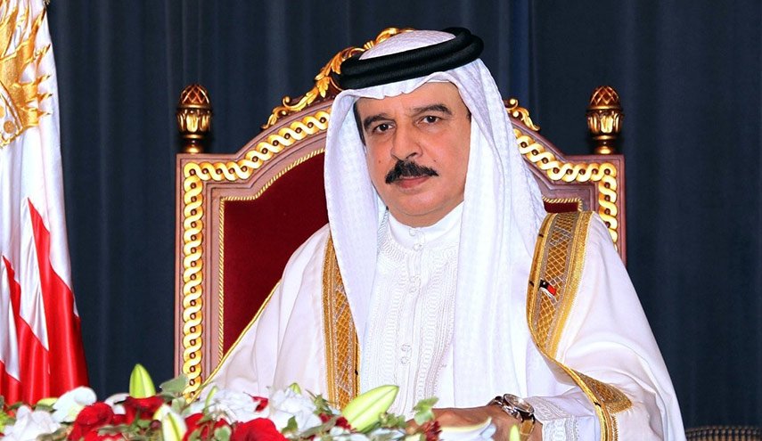 نشطاء وحقوقيون يوجهون انتقادات واسعة لملك البحرين