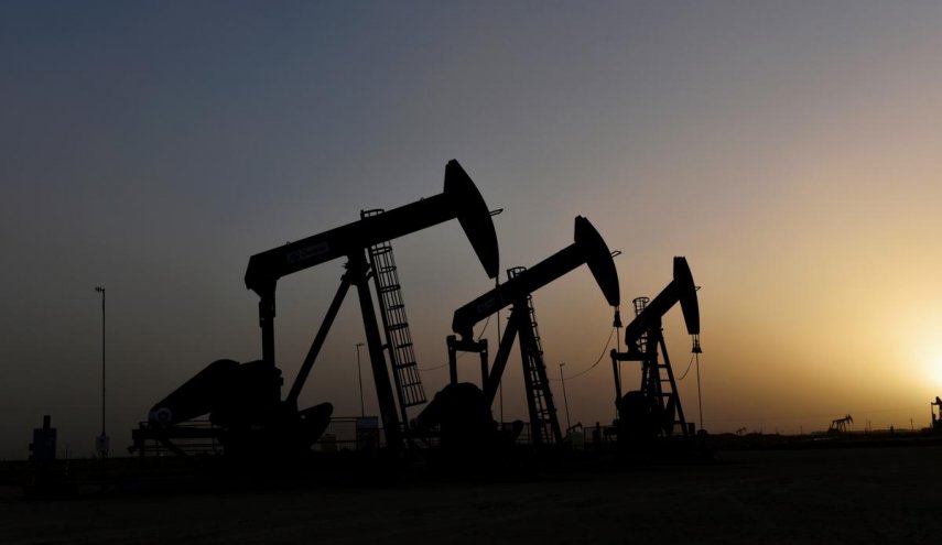 اقدام انتحاری عربستان بهای جهانی نفت را 25 درصد کاهش داد